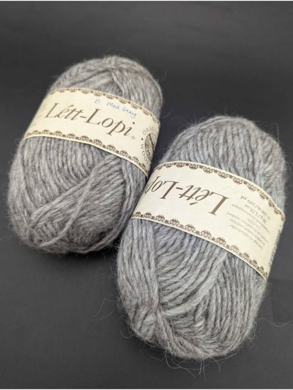 2 Balls Istex Lettlopi Icelandic Wool Yarn 0056 Light Grey